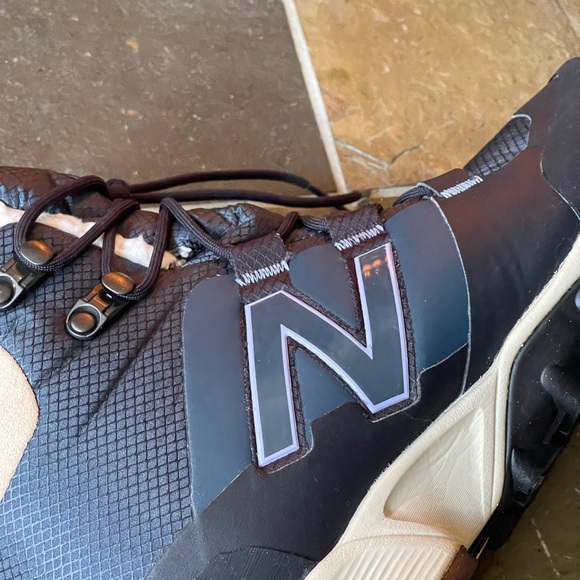 NEW BALANCE WINTER HIKING BOOT IN NAVY - Picture 14 of 16